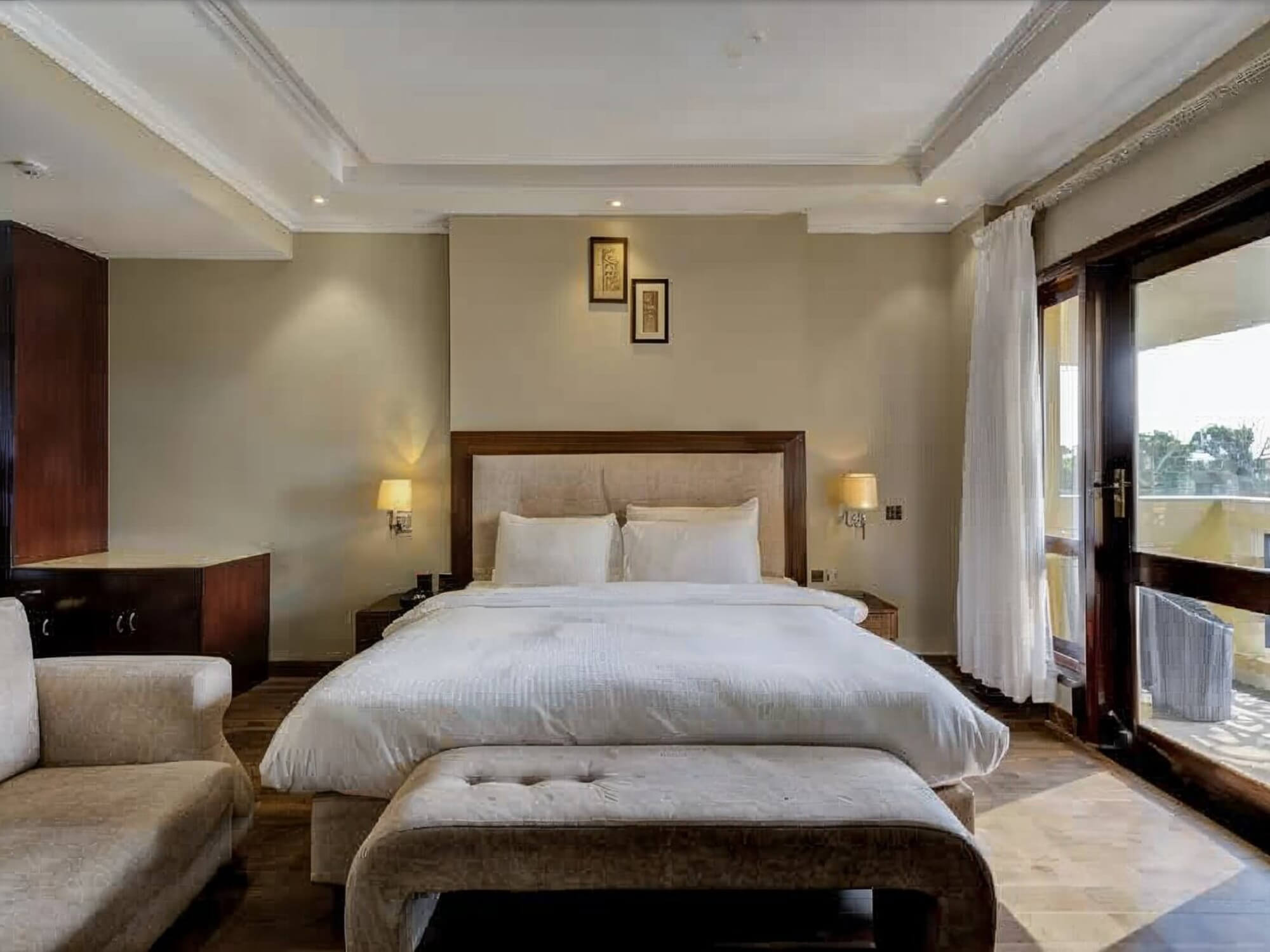Royal Club Room